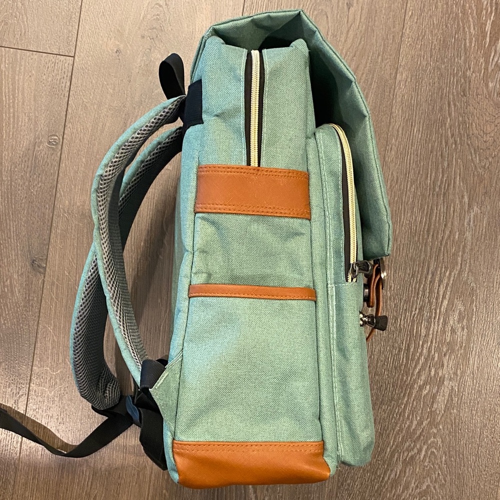 Classy Backpack - Picture 5 of 7